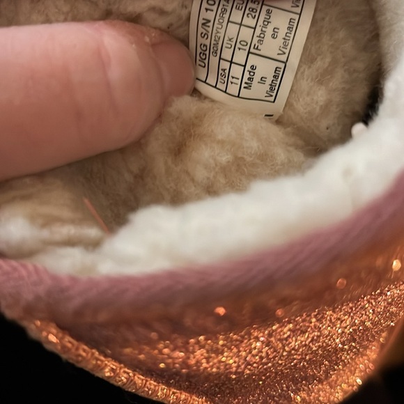 UGG Classic Short II Glitter Sparkle Pink Boots Youth Kids Girls Size 11 - Picture 6 of 6